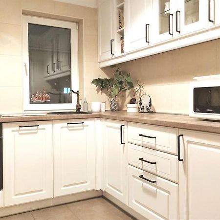Cosy Boutique 61 Sqm Apartment - Private Parking - Ten Blocks Residence Bukarest Eksteriør billede